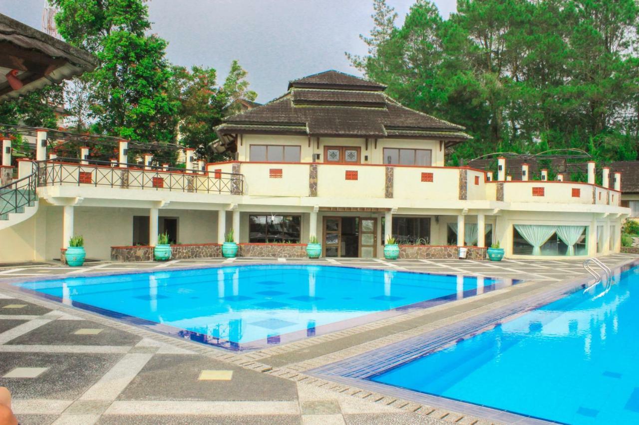 Parkside Nuansa Maninjau Resort Exterior foto