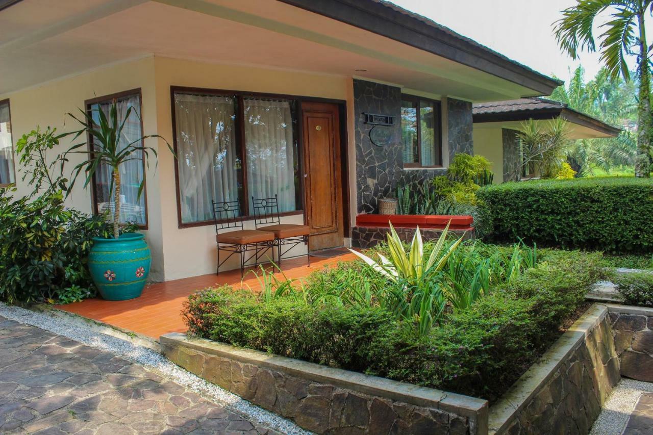 Parkside Nuansa Maninjau Resort Exterior foto